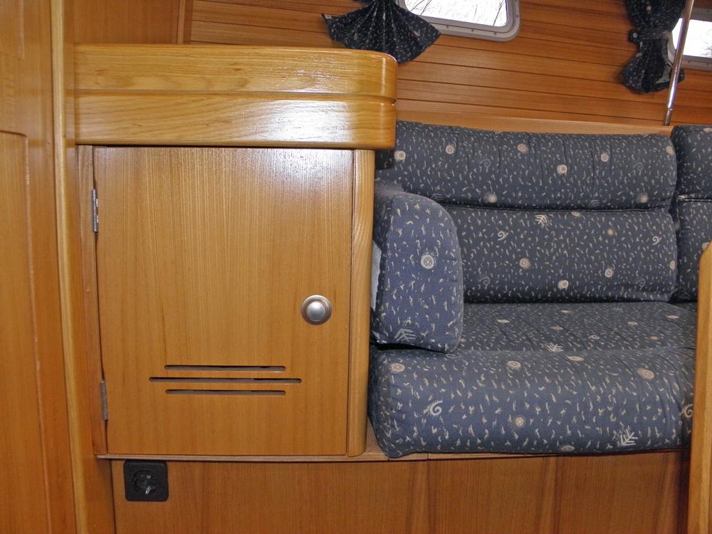 Saloon, Accommodation